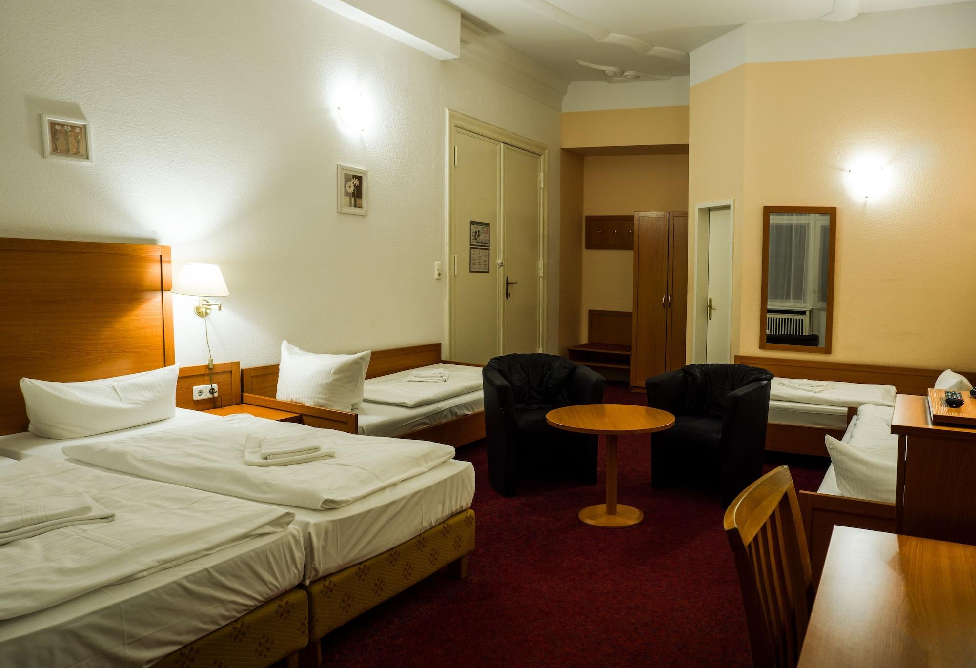 Hotel Aster An Der Messe Berlim Exterior foto